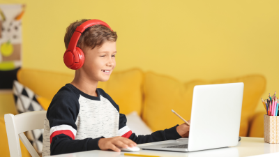 Read more about the article Photopea и Figma – дигитална креативност на дело за деца од 10 до 14 години